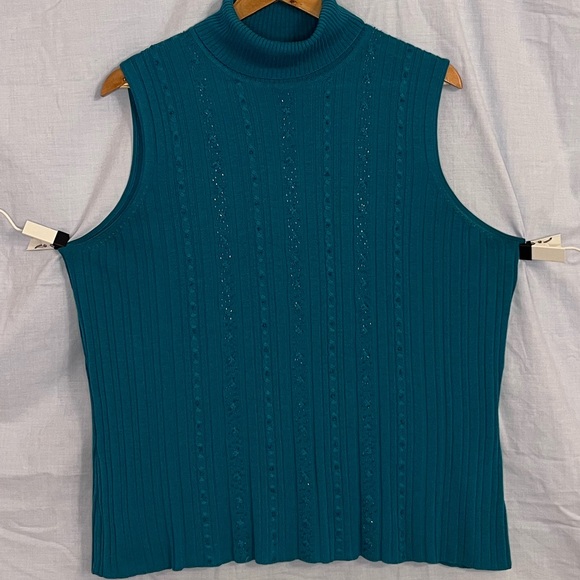 Requirements Emerald Green Sequin/Beaded Sleeveless Sweater Vest in Size 1X - Picture 2 of 10